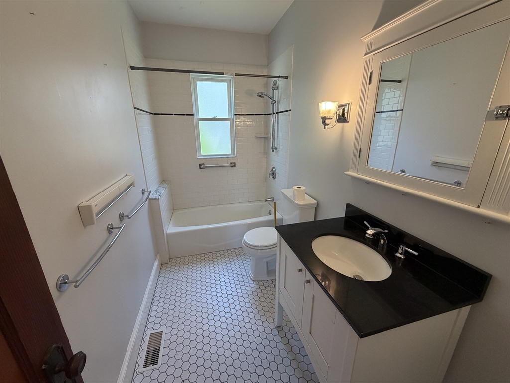 12-14 Warwick Rd. # 12