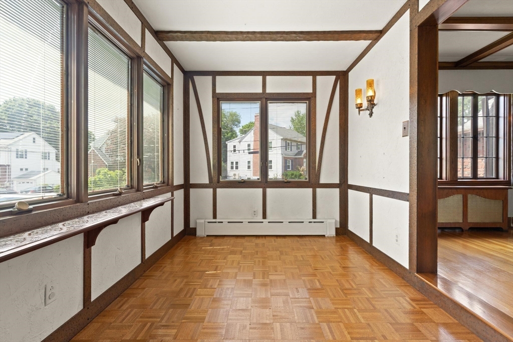 9 Mayfield Rd