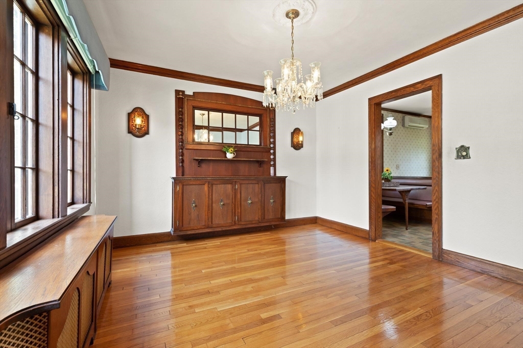 9 Mayfield Rd