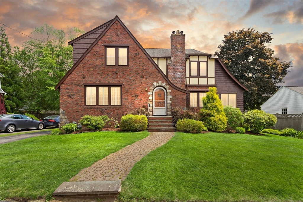 9 Mayfield Rd