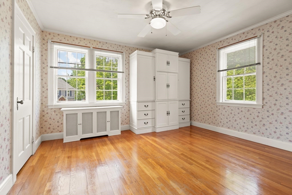 9 Mayfield Rd