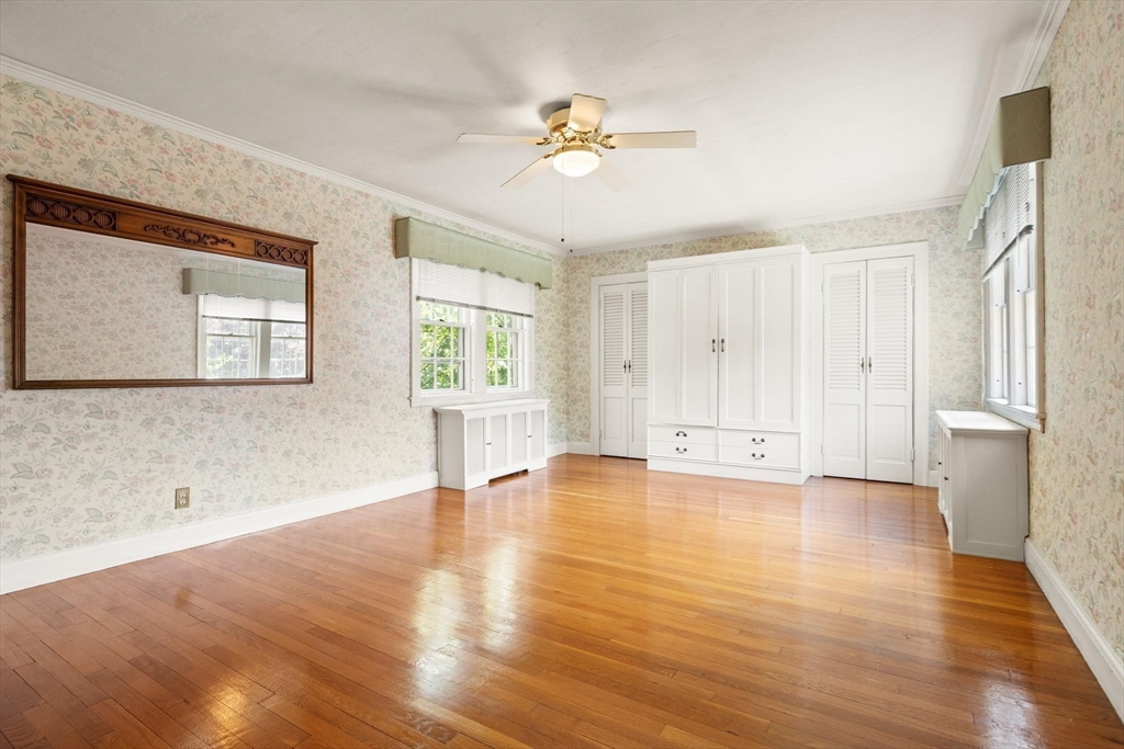 9 Mayfield Rd