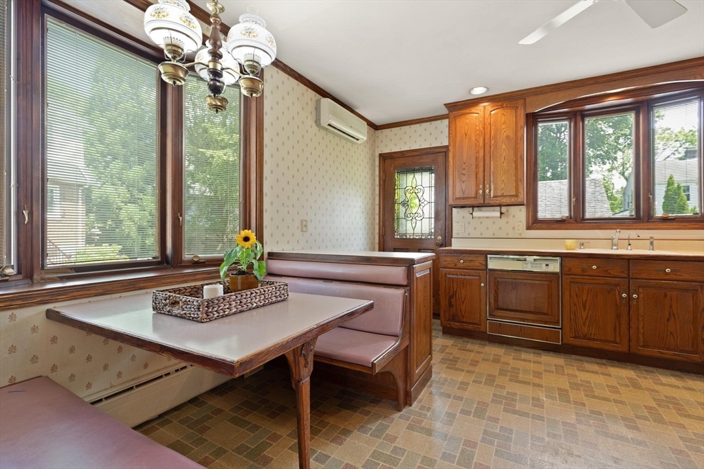 9 Mayfield Rd