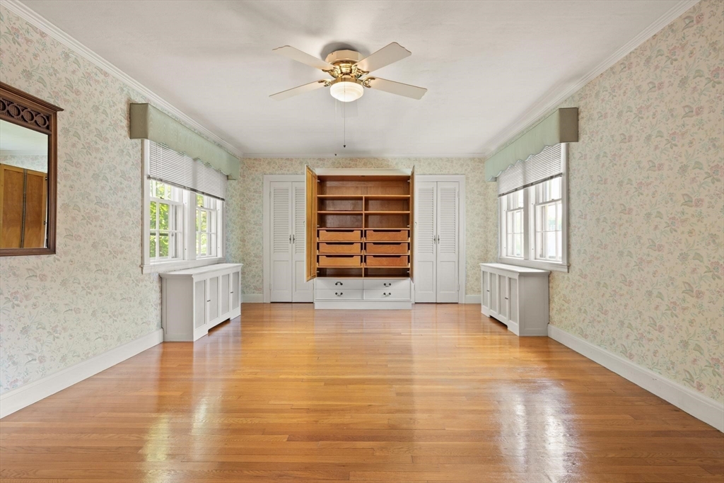 9 Mayfield Rd