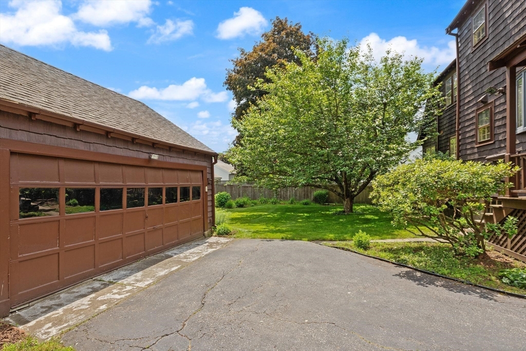 9 Mayfield Rd