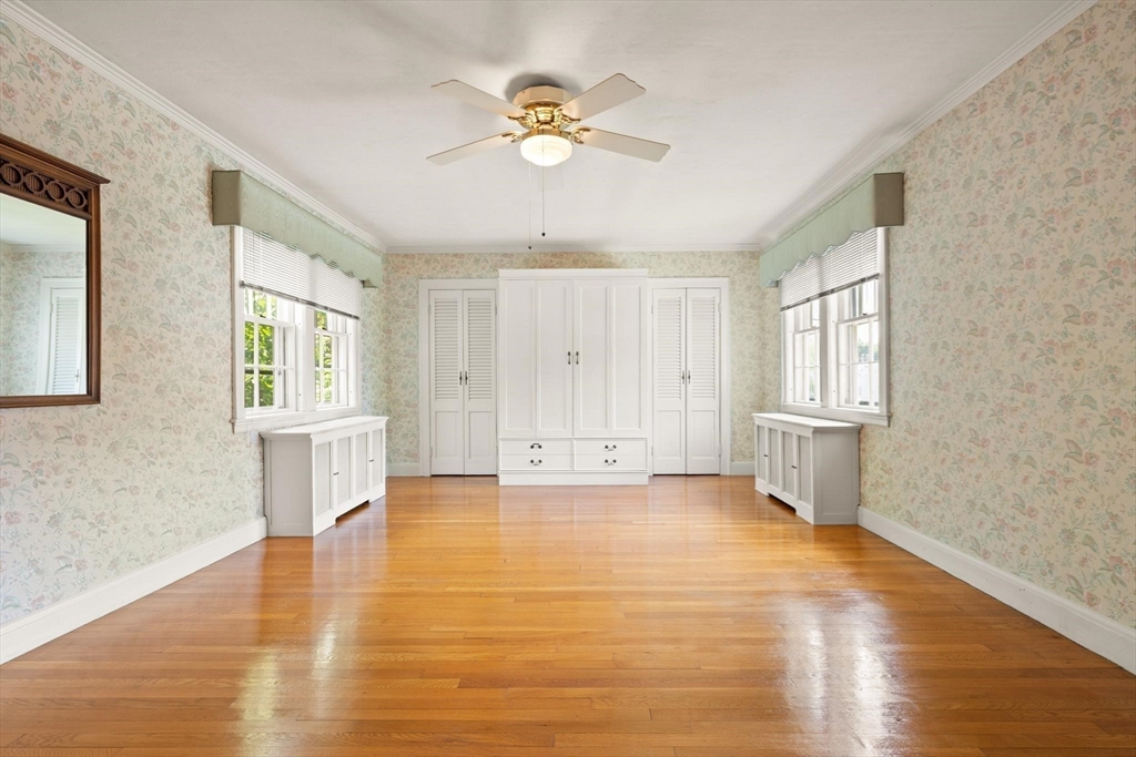 9 Mayfield Rd