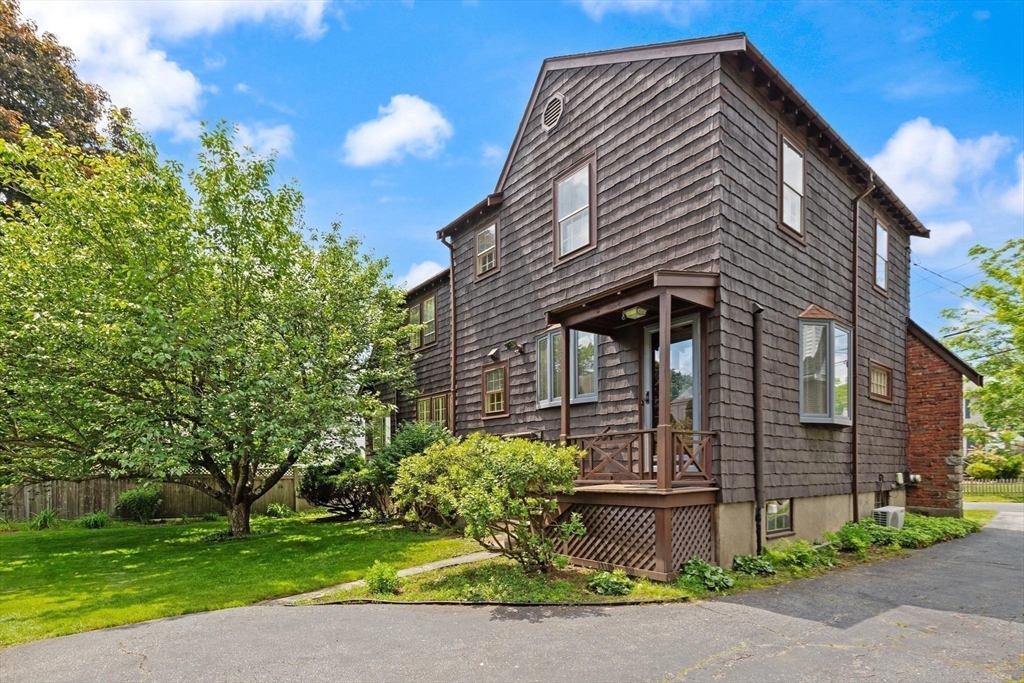 9 Mayfield Rd