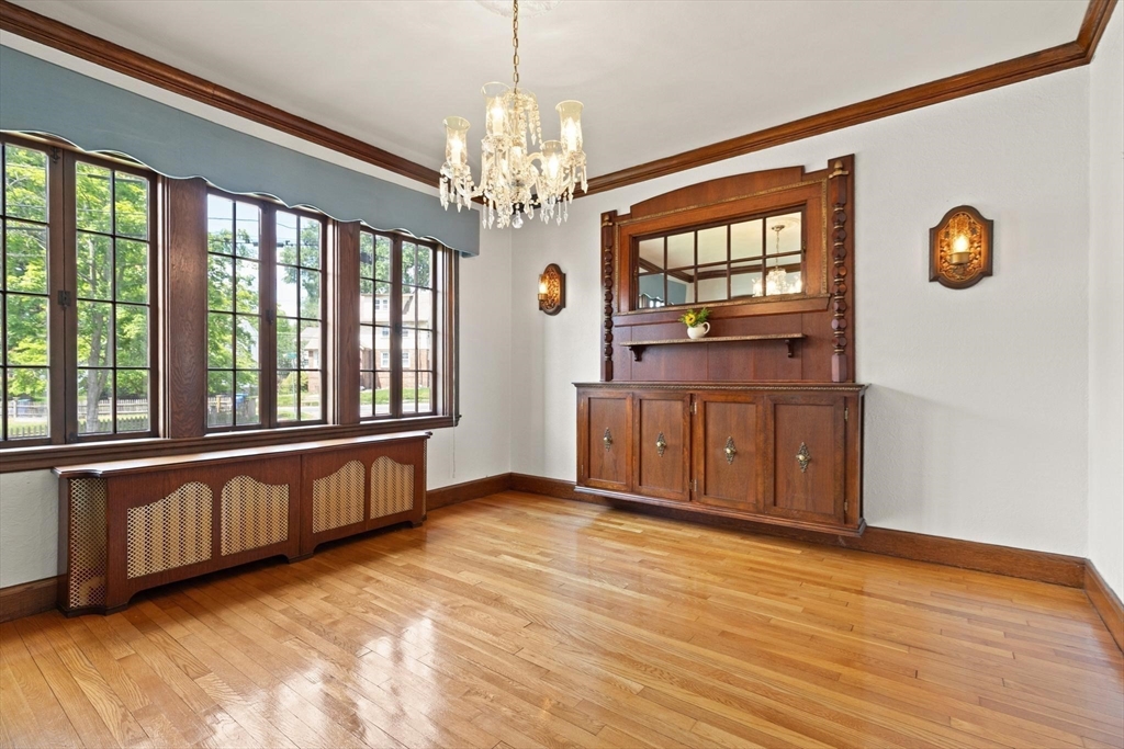 9 Mayfield Rd