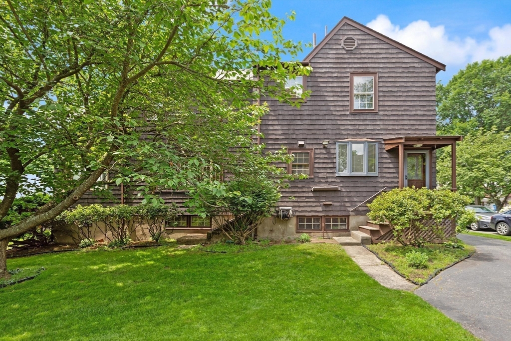 9 Mayfield Rd