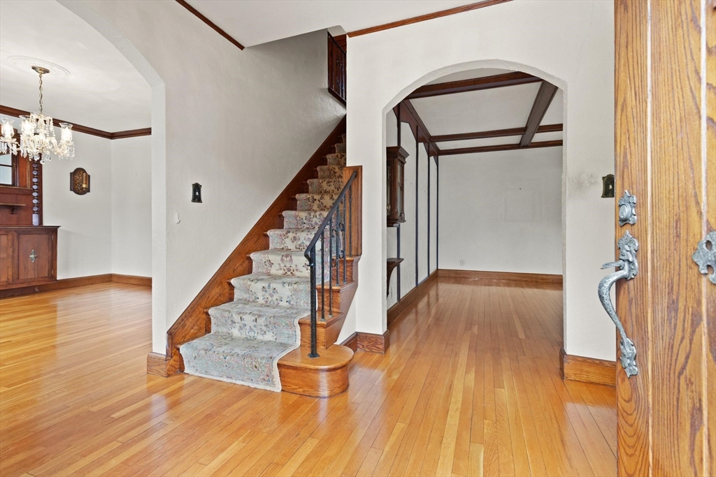 9 Mayfield Rd