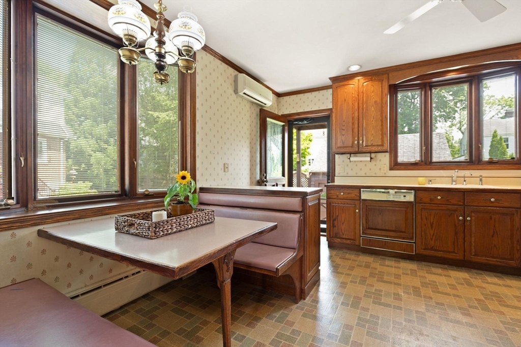 9 Mayfield Rd