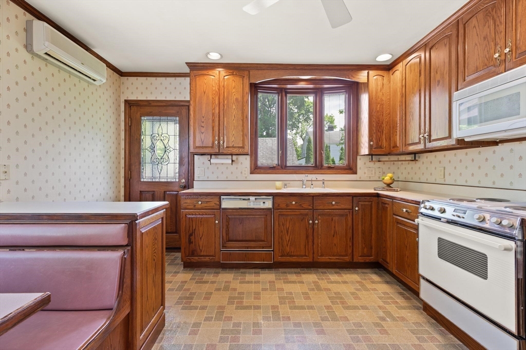 9 Mayfield Rd