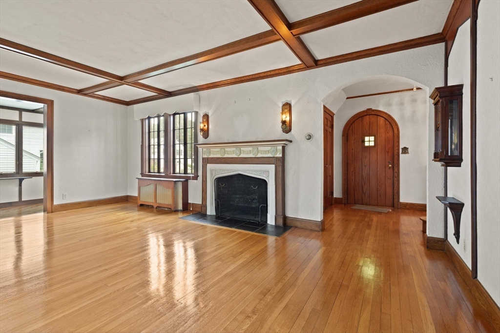 9 Mayfield Rd