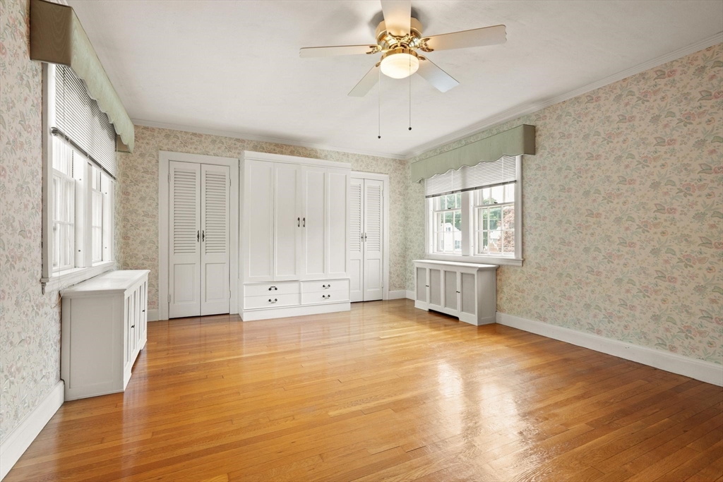 9 Mayfield Rd