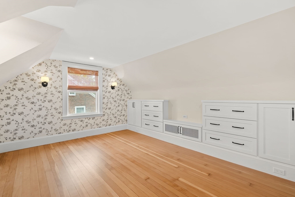 3 Essex Rd