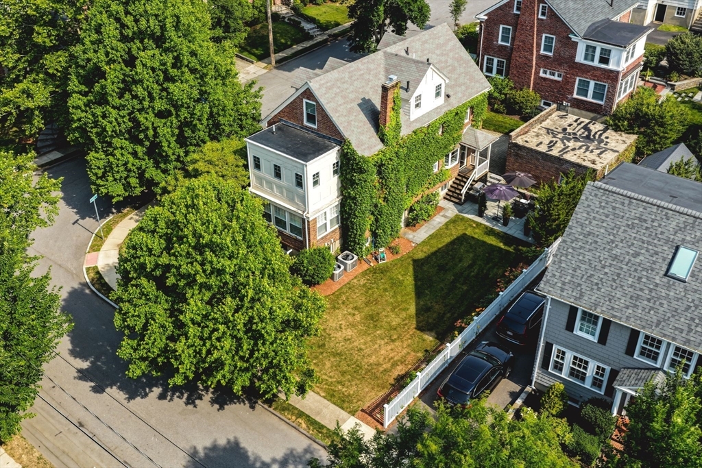 3 Essex Rd