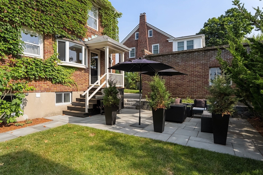 3 Essex Rd