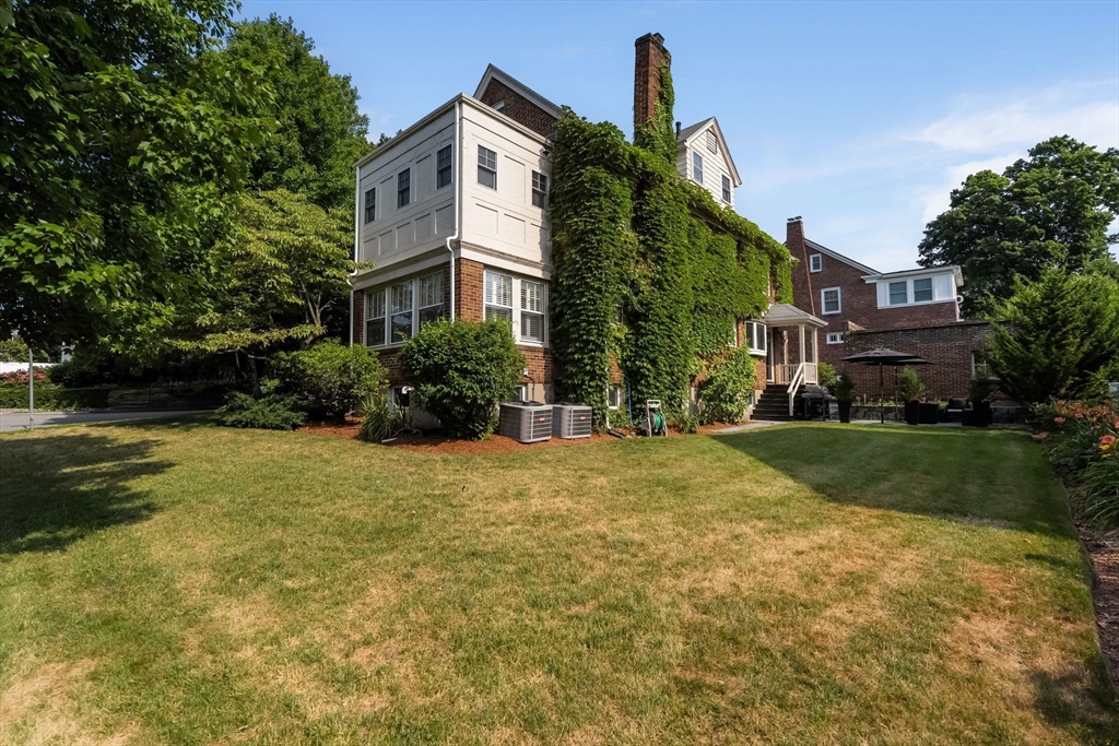 3 Essex Rd