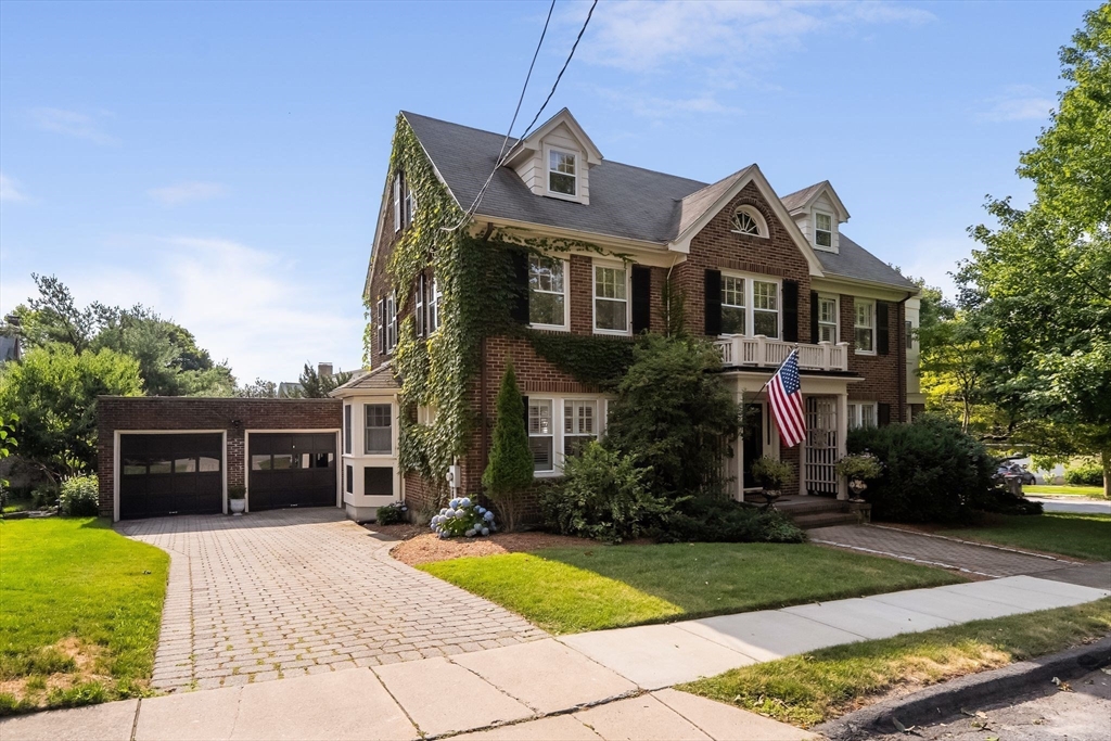 3 Essex Rd