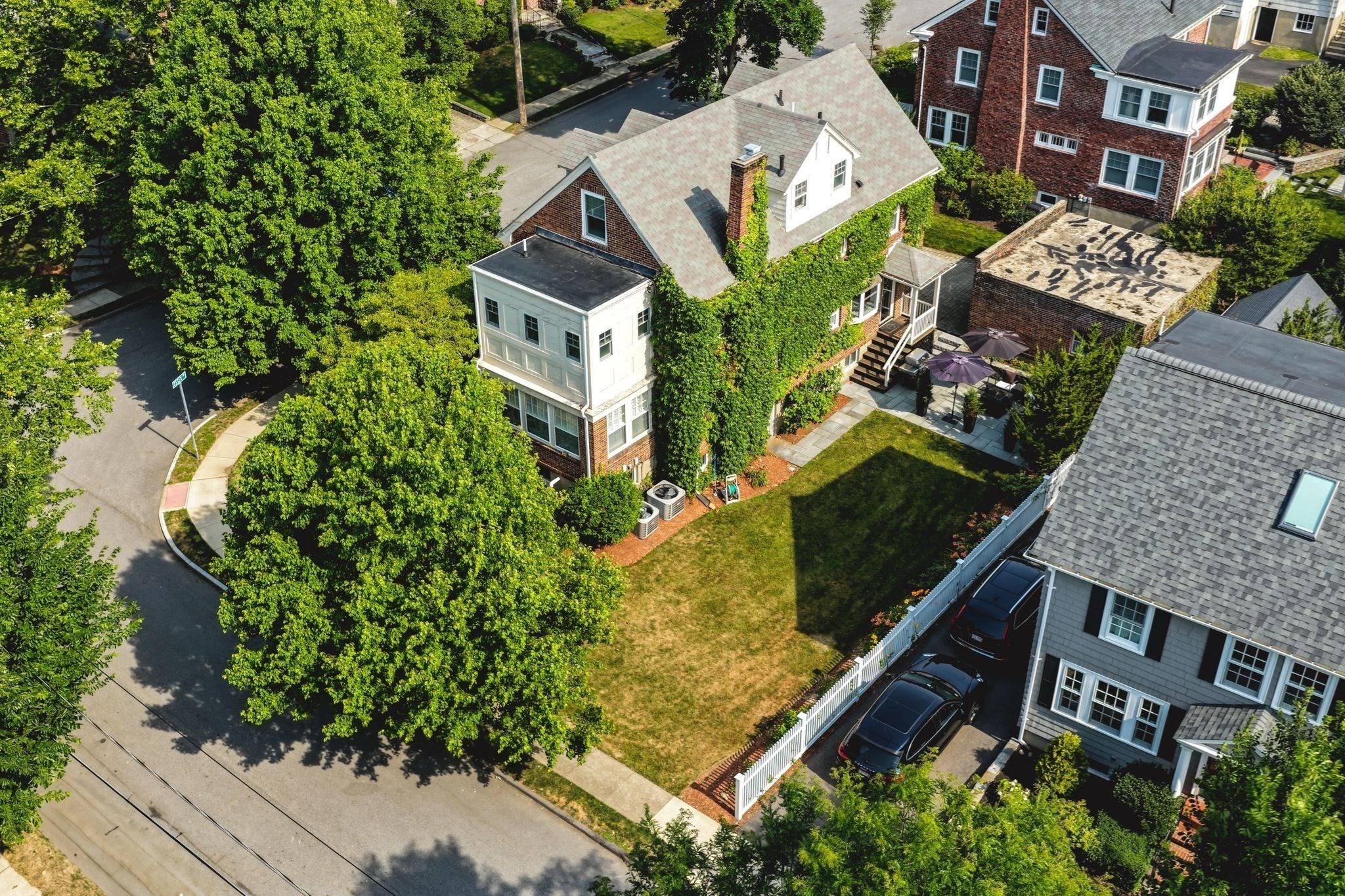 3 Essex Rd