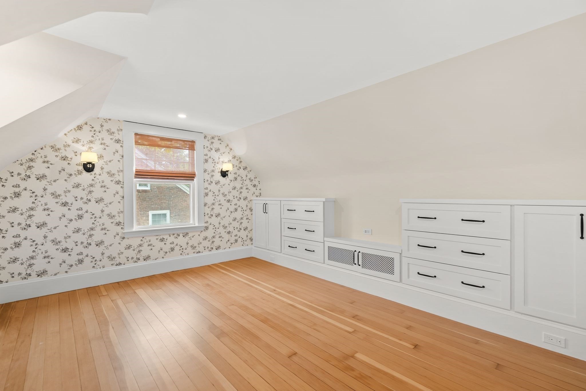 3 Essex Rd