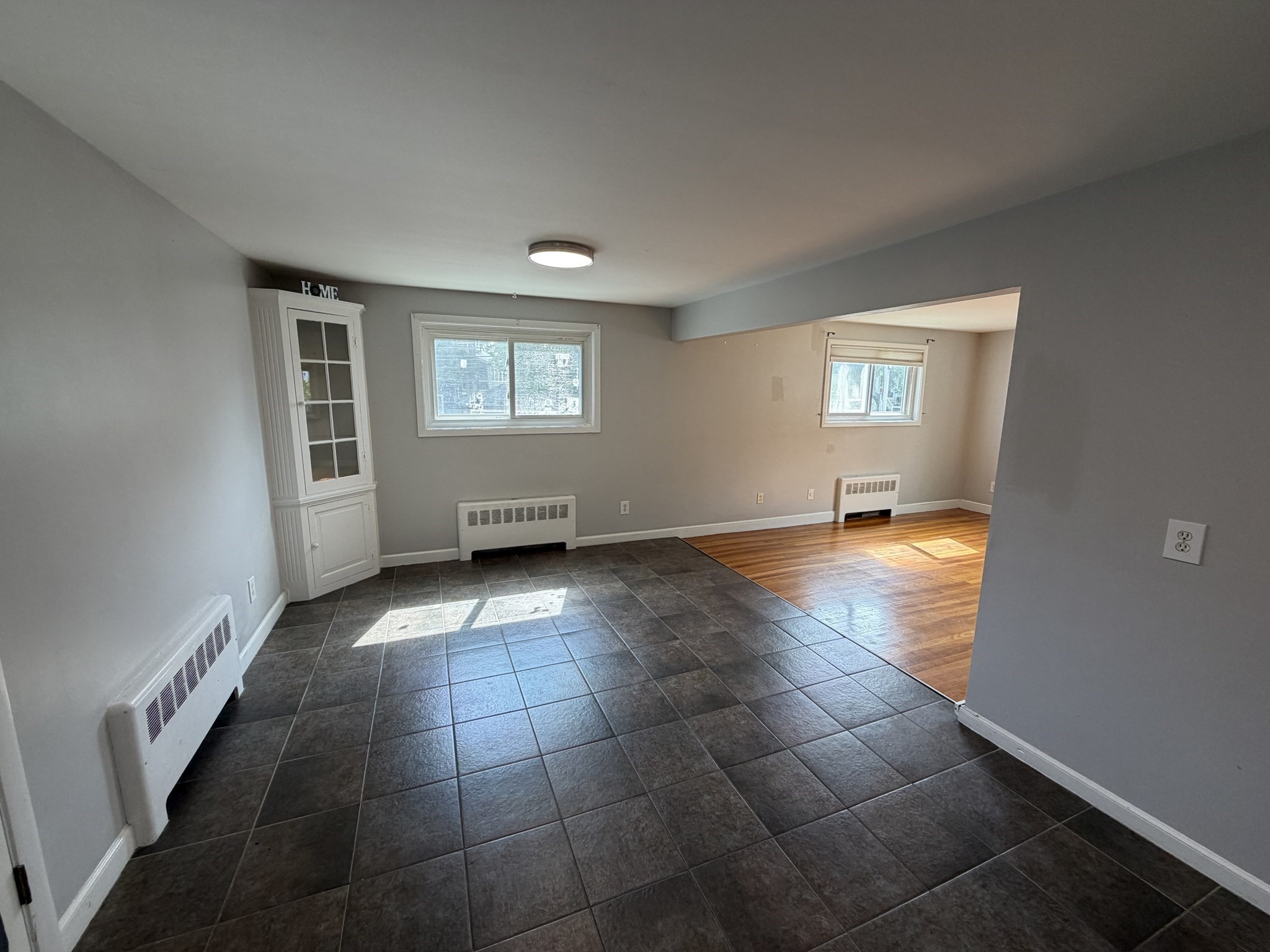 52 Carver Rd E # 1