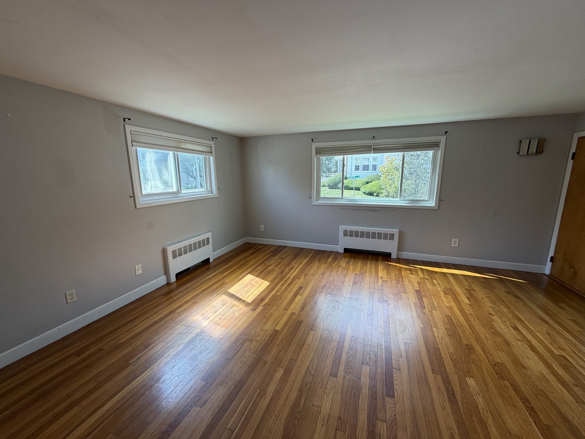 52 Carver Rd E # 1