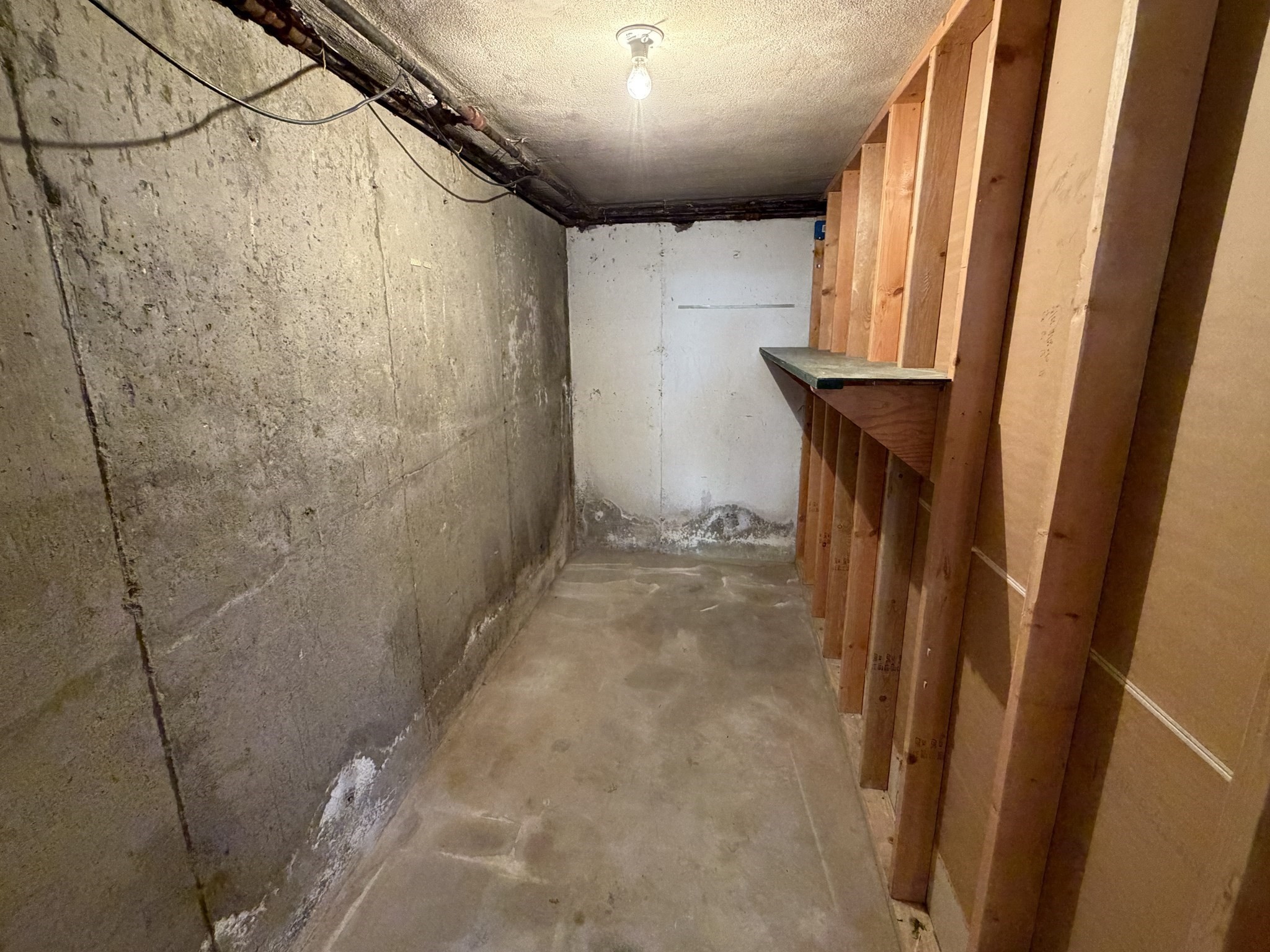 52 Carver Rd E # 1