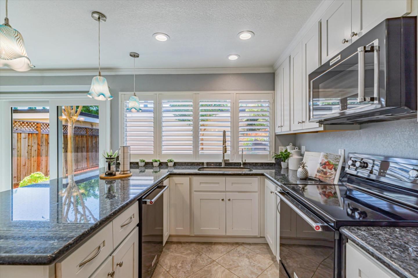 7082 Indian Wells CT