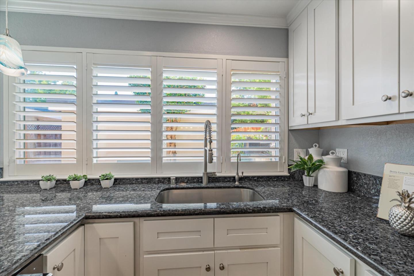 7082 Indian Wells CT