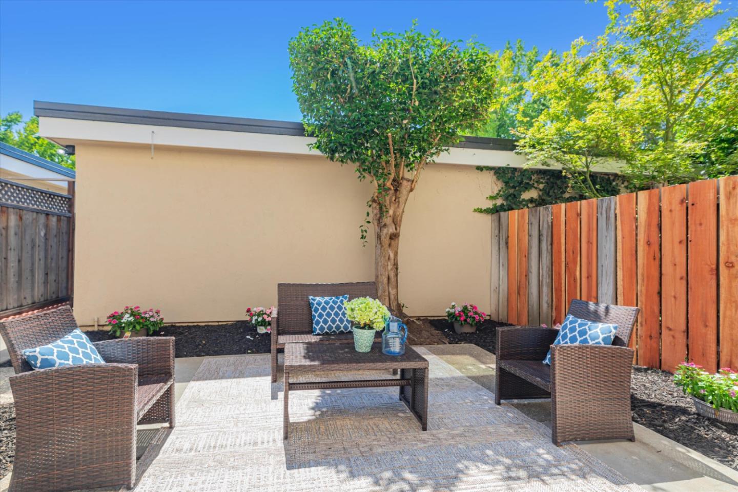 7082 Indian Wells CT