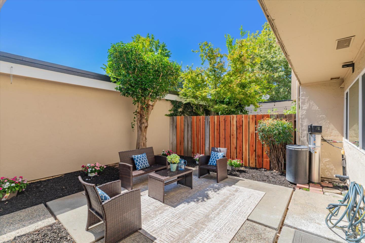 7082 Indian Wells CT