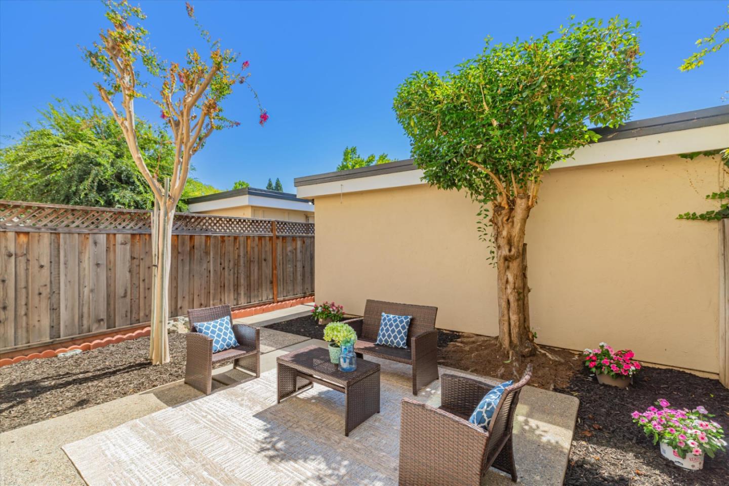 7082 Indian Wells CT