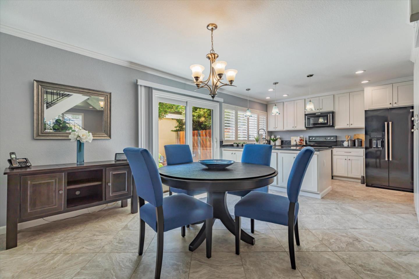 7082 Indian Wells CT