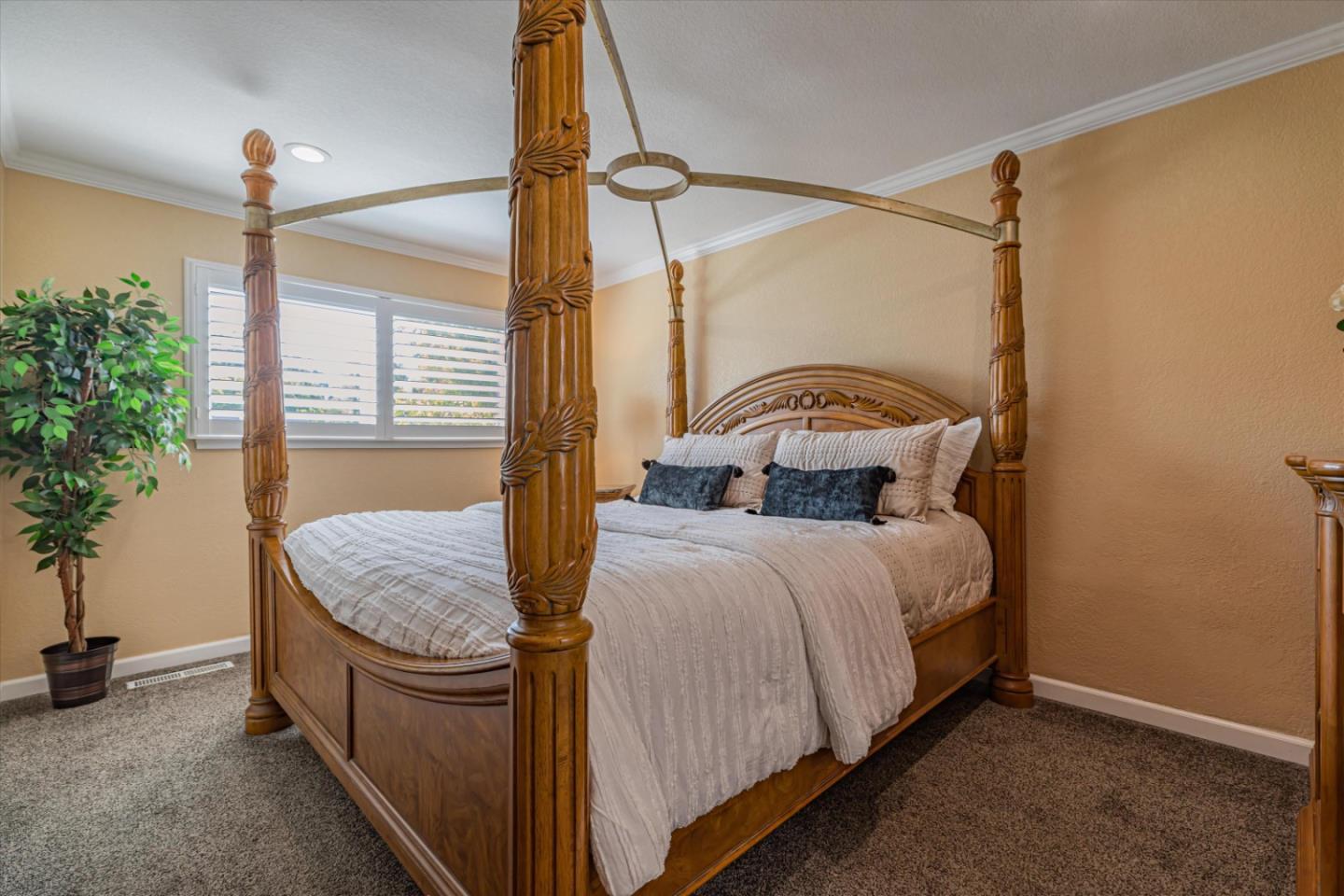 7082 Indian Wells CT