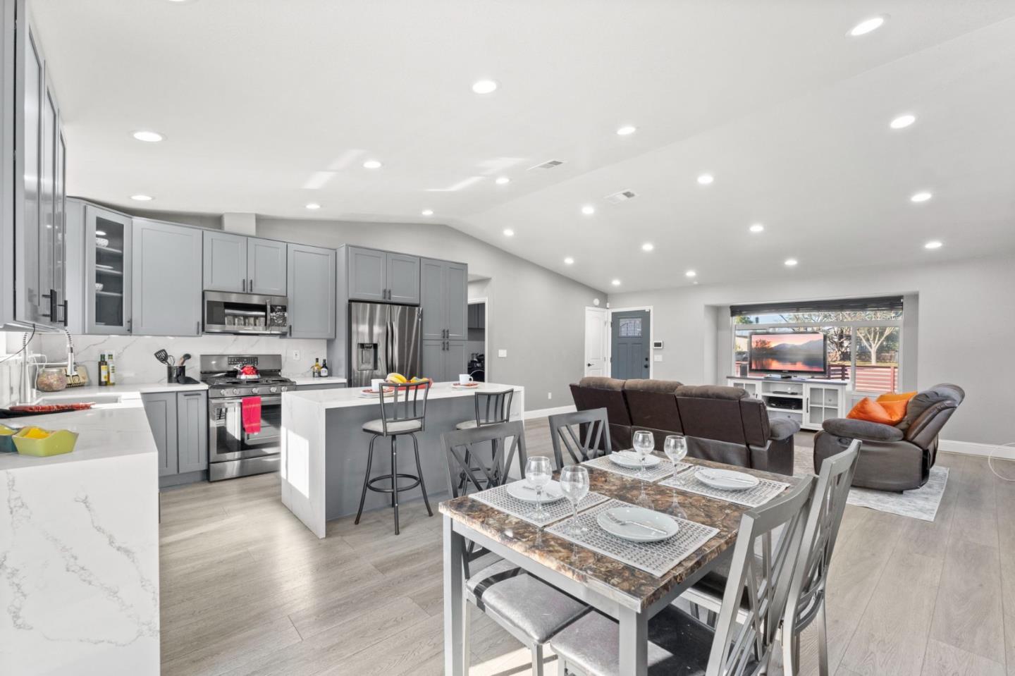178 Blossom Hill RD