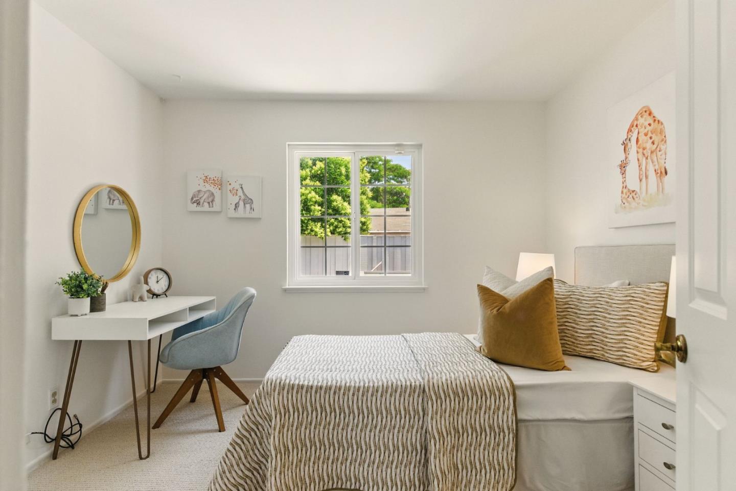 936 Greenwich AVE