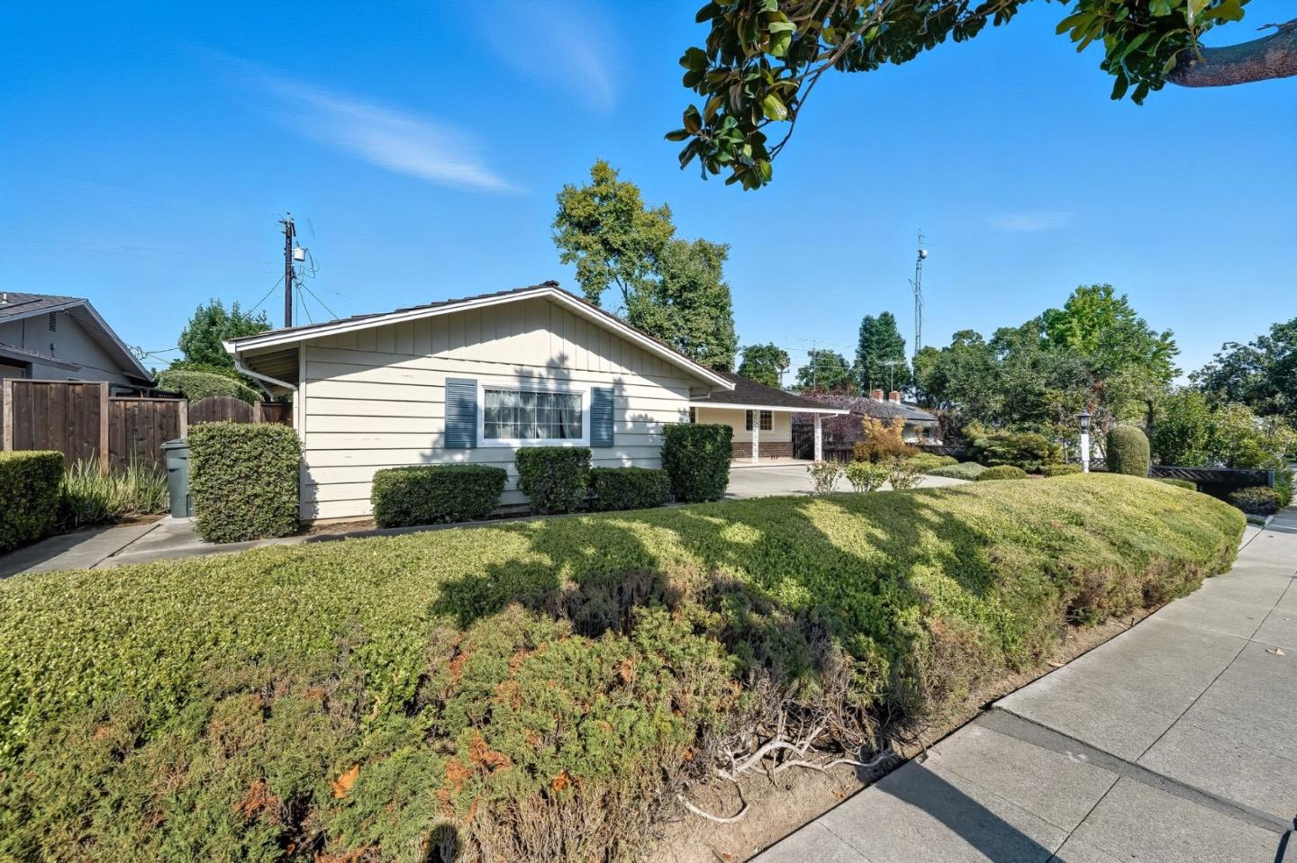 1547 Klamath Drive