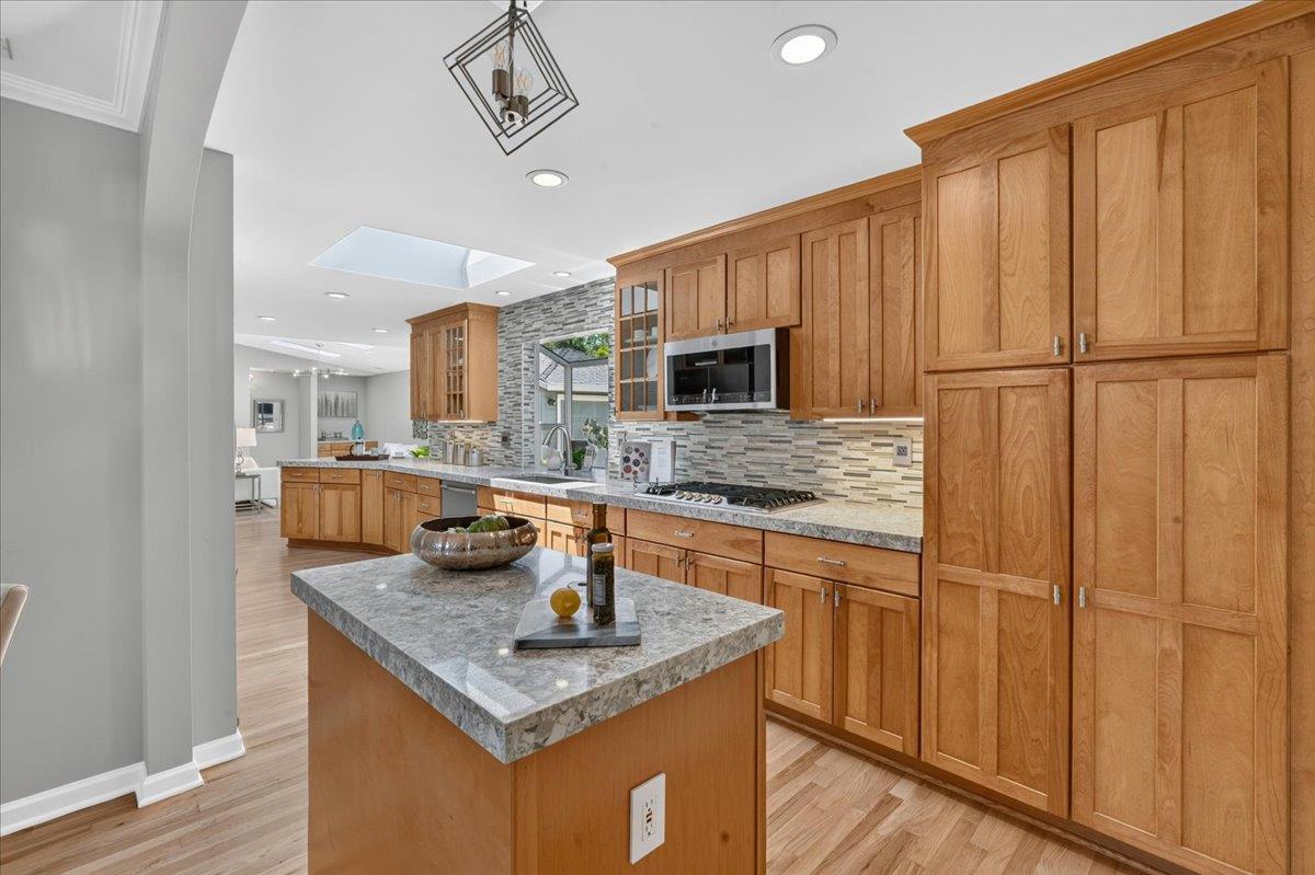 1341 Settle AVE