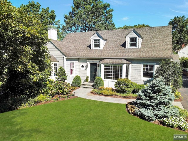 313 Graydon Terrace