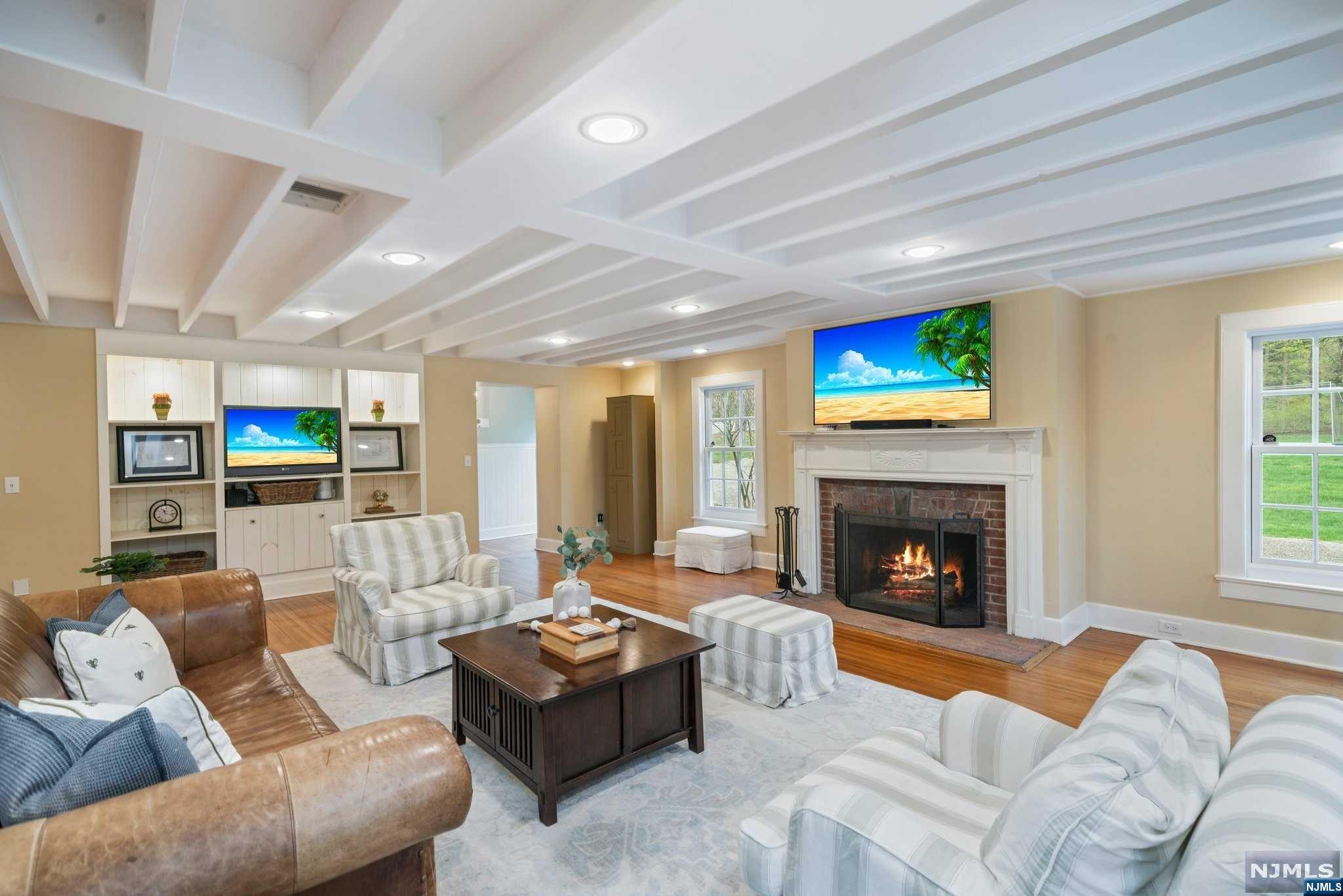 933 East Saddle River Road