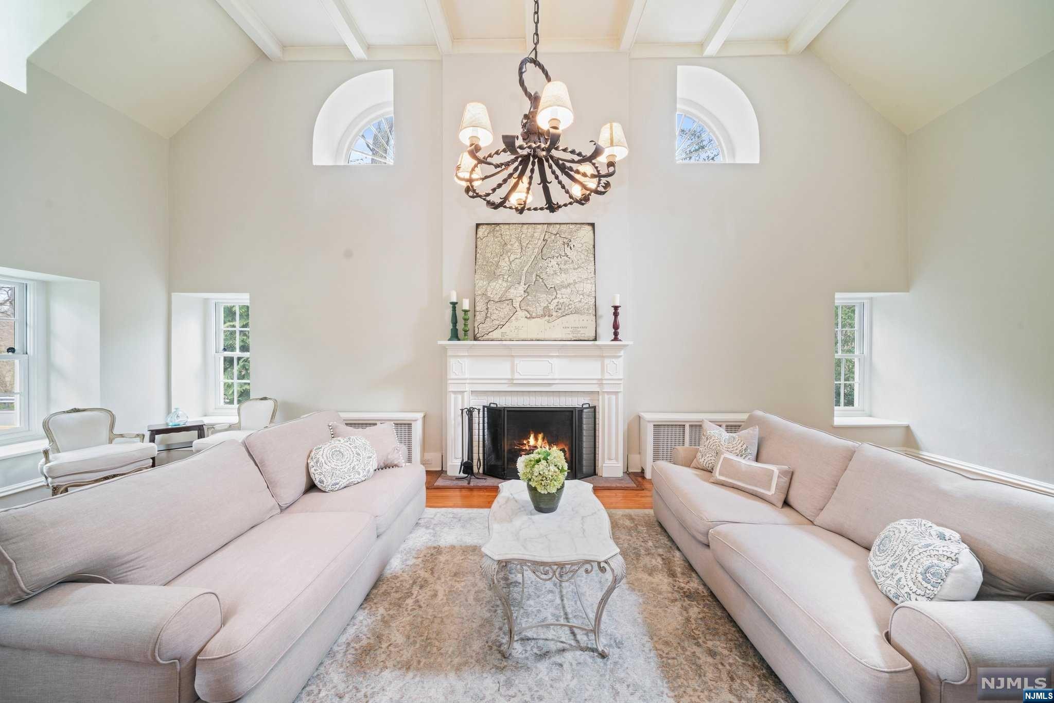 933 East Saddle River Road