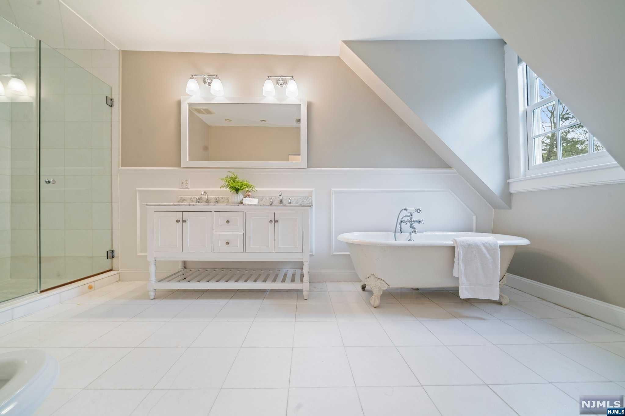 933 East Saddle River Road