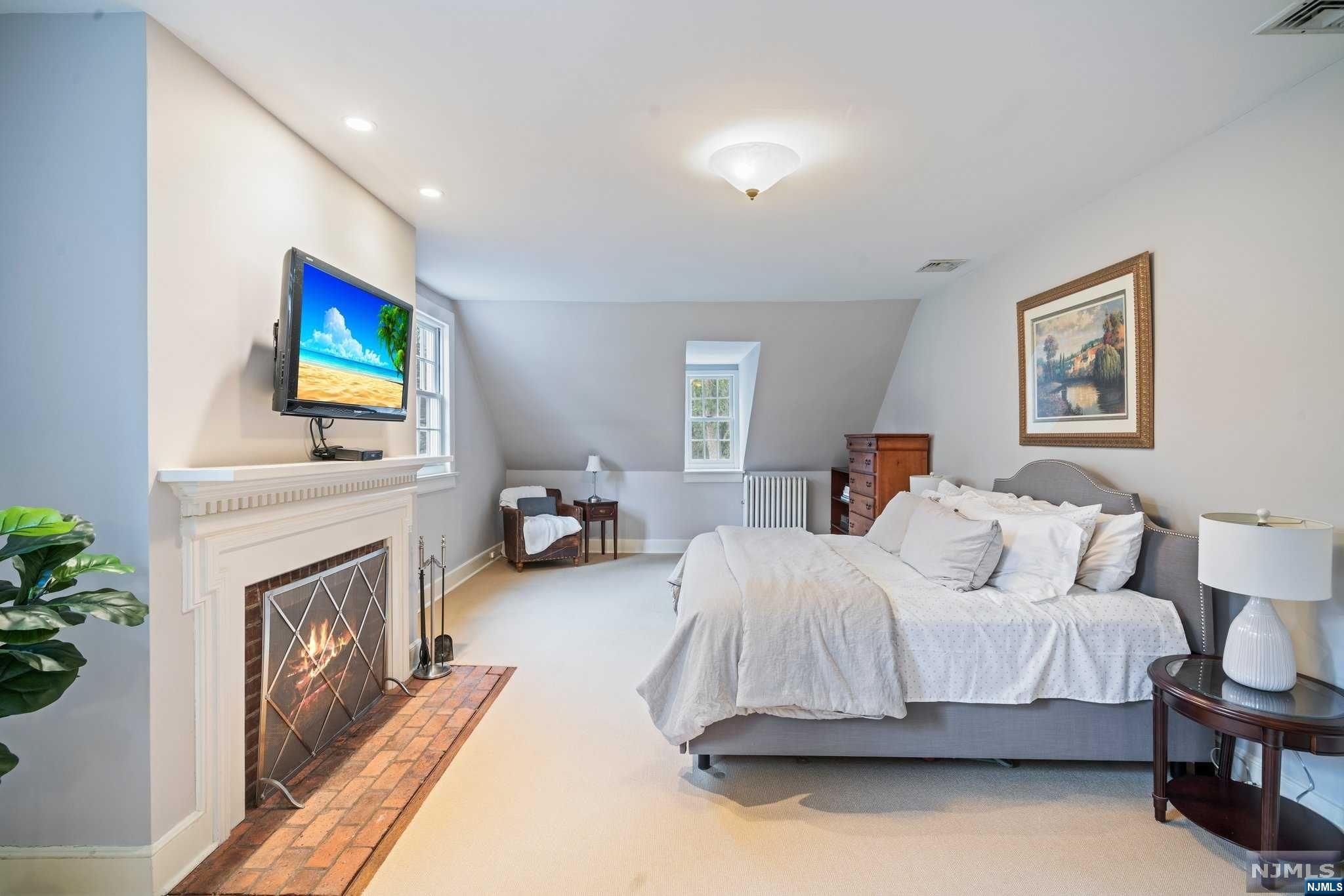 933 East Saddle River Road
