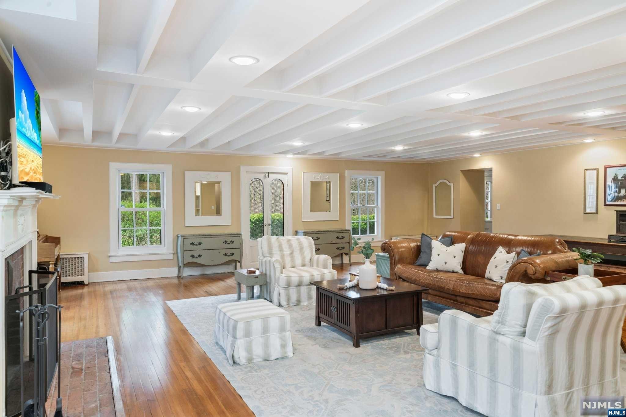 933 East Saddle River Road