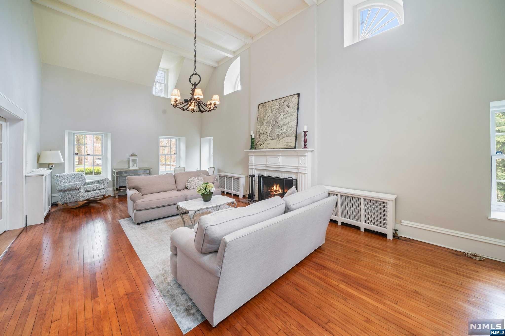 933 East Saddle River Road