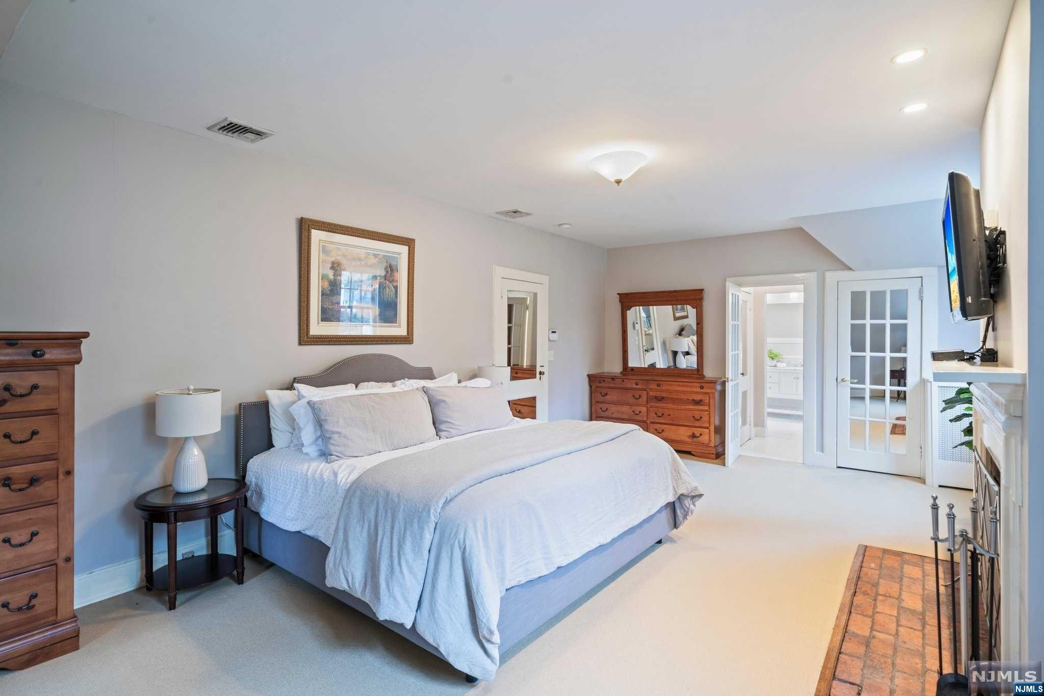 933 East Saddle River Road