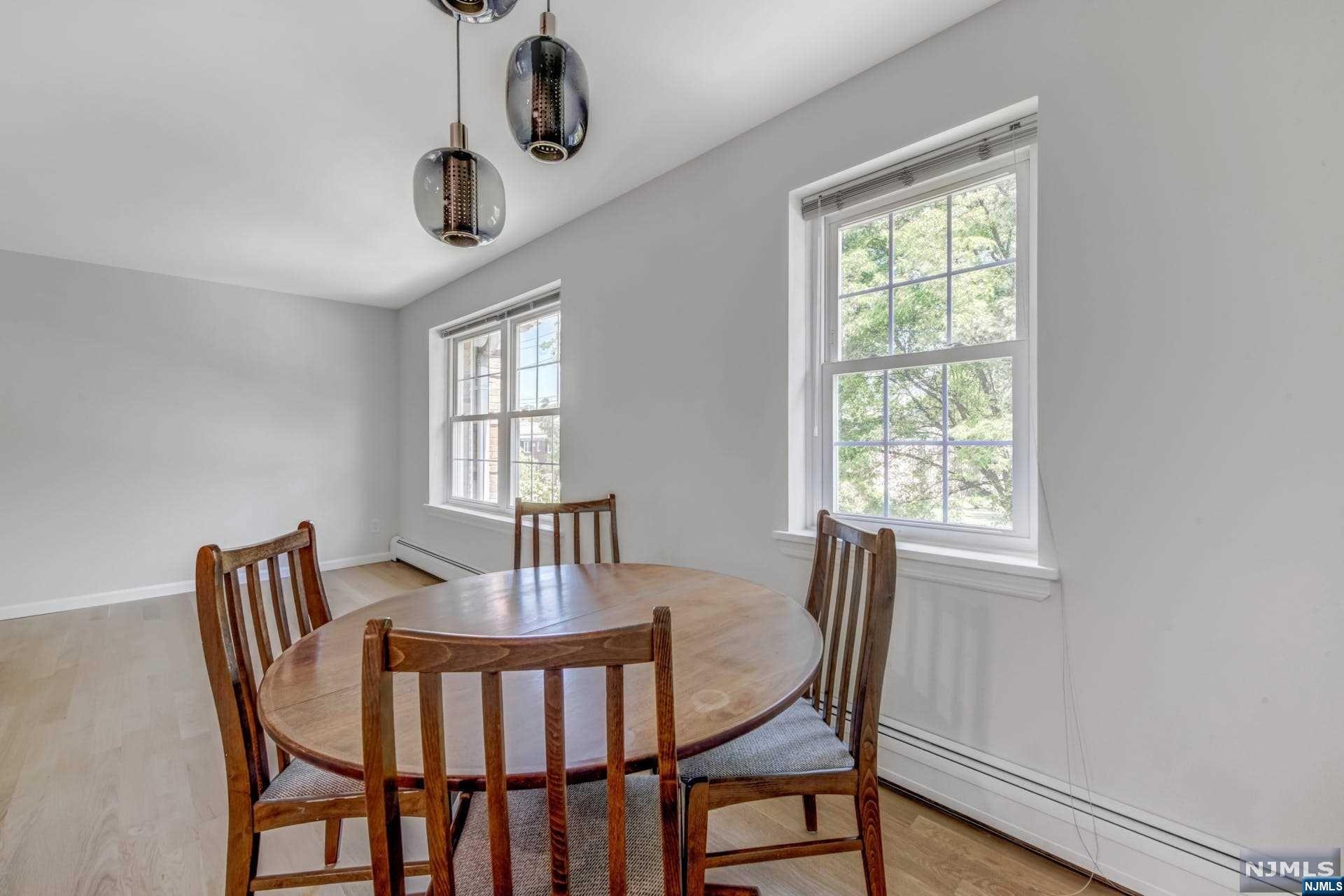 374 East Avenue 8