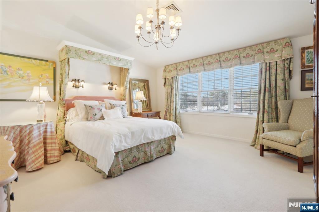 140 Bellair