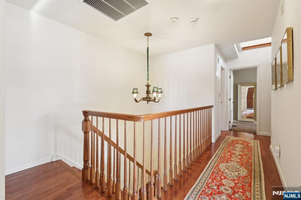 140 Bellair